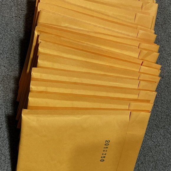 5 New Sealed In Mailers - Amazon Basics Ukulele Strings - Nylon lot For Resale!! - Picture 3 of 3